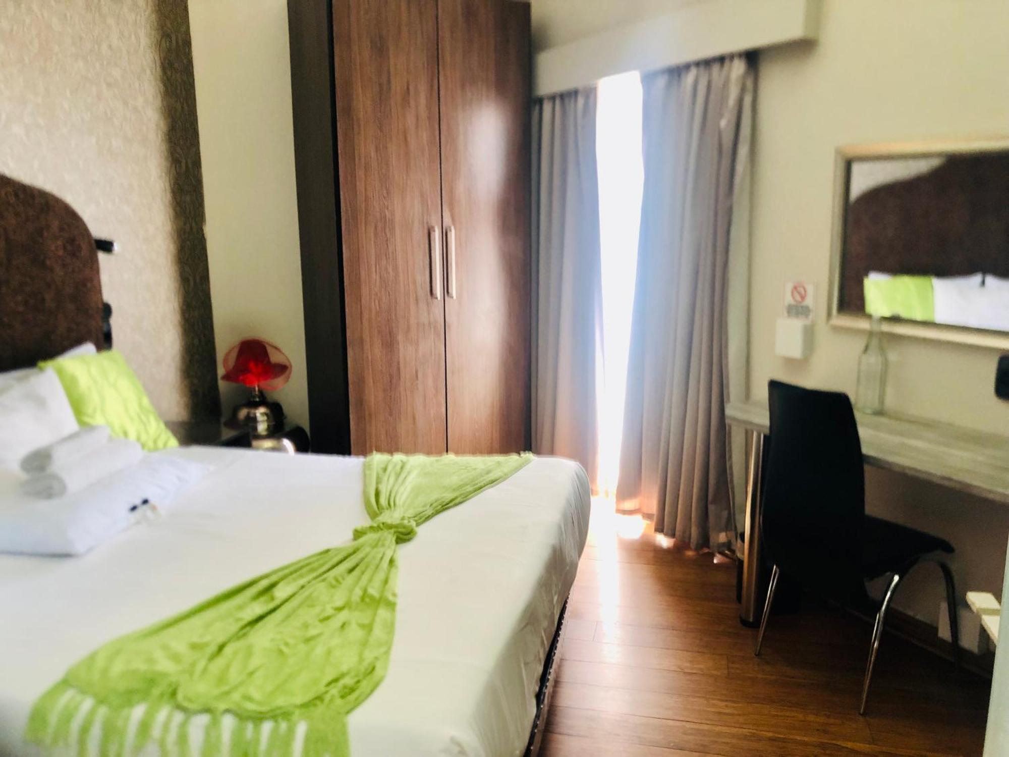 Lodge Bellagio Mthatha Bagian luar foto